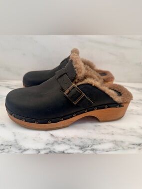 REDONE : Black Leather Shearling-Lined Clog Mule with Buckle